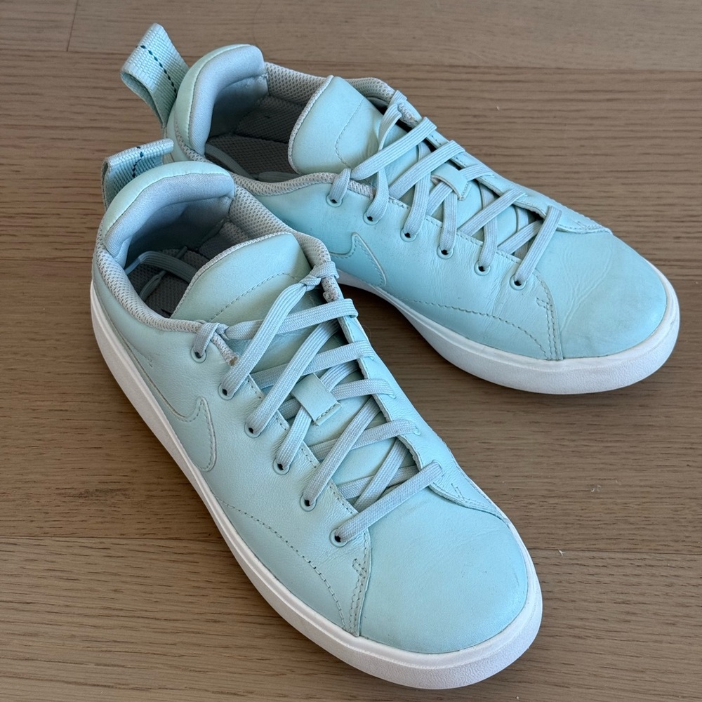 Nike mint blue golf sneakers US7